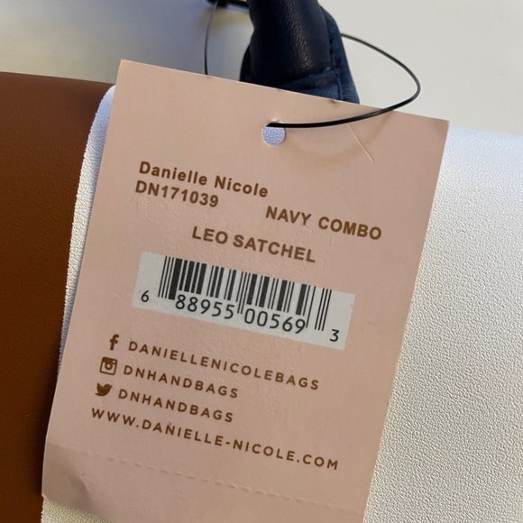 Danielle Nicole Crossbody purse with top handle and removable strap - Picture 5 of 8